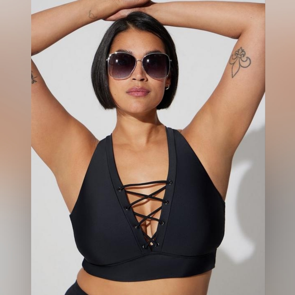 Torrid Black Wireless Grommet Lace Up Bikini Top Size 4X NWT